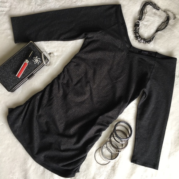 🖤🆕{EXPRESS} V-Neckline Off-Shoulder Rouched Top - Picture 8 of 8